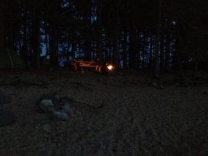 Feuer nach Sonnenuntergang