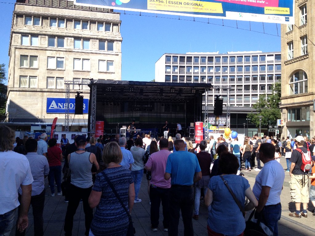Bühne auf dem Willy-Brandt-Platz