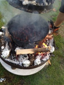 Dutch Oven mit Schichtfleisch