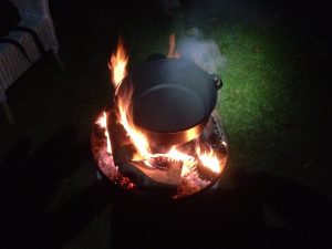 Einbrennen des Dutch Ovens