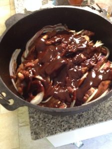 Schichtfleisch im Dutch Oven