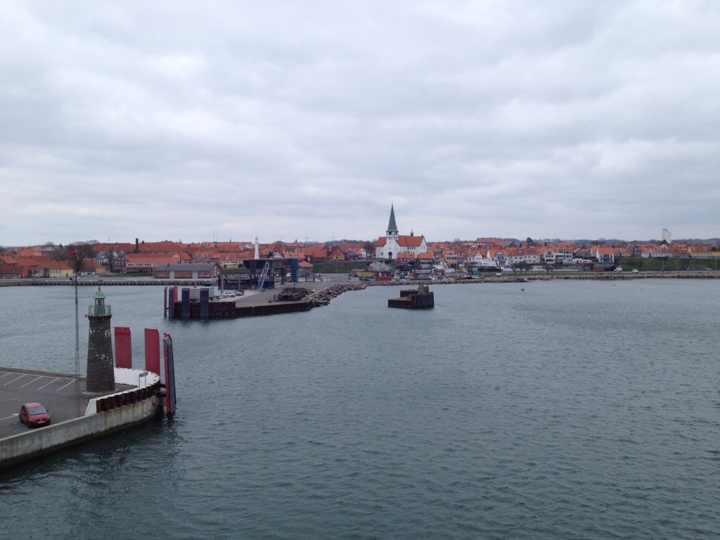 Rønne auf Bornholm bei der Einfahrt in den Hafen, Ostern 2019.