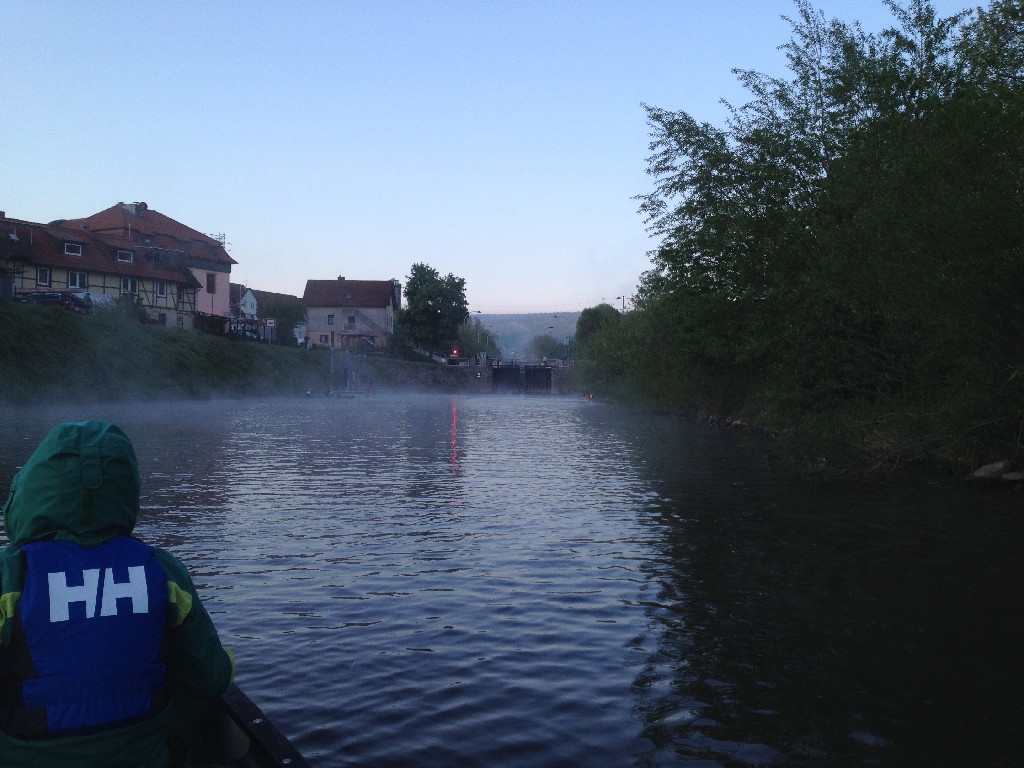 Wir warten auf den Start des Wesermarathons 2019 in Hann. Münden.