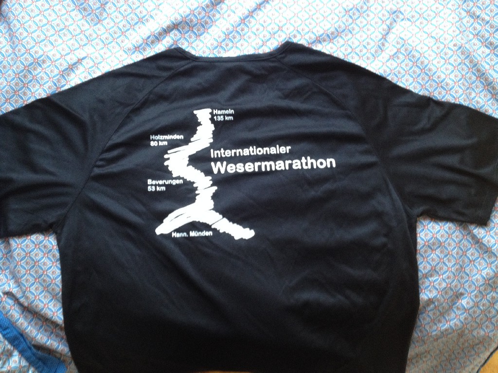 Trikot mit Aufdruck vom internationalen Wesermarathon.