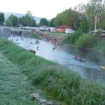Die Schleuse öffnet zum offiziellen Start des Wesermarathons 2019. Die Schleuse öffnet zum offiziellen Start des Wesermarathons 2019.