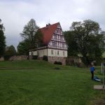 Gemeindeverwaltung in Gieselwerder direkt an der Weser. Gemeindeverwaltung in Gieselwerder direkt an der Weser.