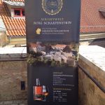 Werbeaufsteller der Whiskywelt auf Burg Scharfenstein beim In Extremo Open Air. Werbeaufsteller der Whiskywelt auf Burg Scharfenstein beim In Extremo Open Air.